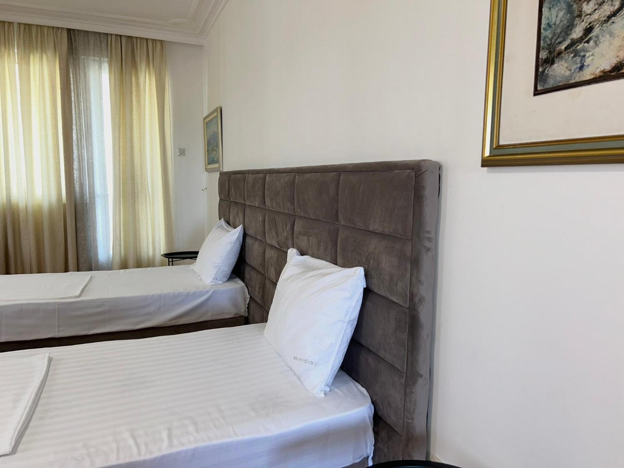 Hotel Bojatours Podgorica Kültér fotó